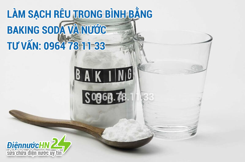 Làm sạch rêu trong bình bằng baking soda và nước