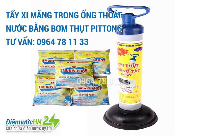 Tẩy xi măng trong ống thoát nước bằng bơm thụt pittong