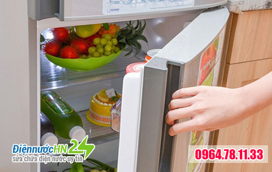 Hạn chế mở tủ lạnh và giảm nhiệt độ giúp tiết kiệm điện